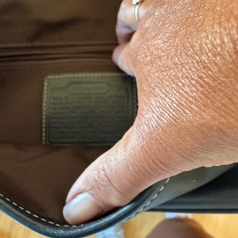 Coach Hampton Shoulder Bag - Picture 3 of 4